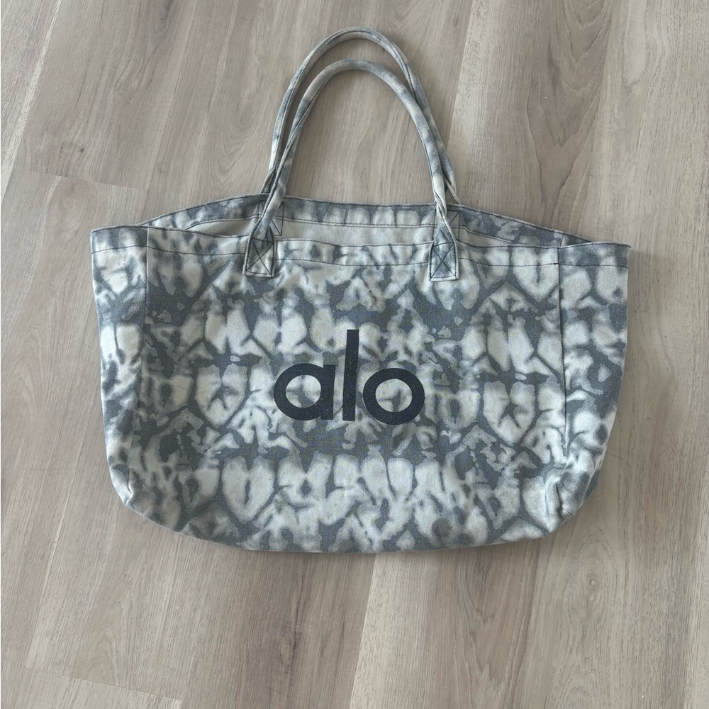 Alo Yoga Tote
